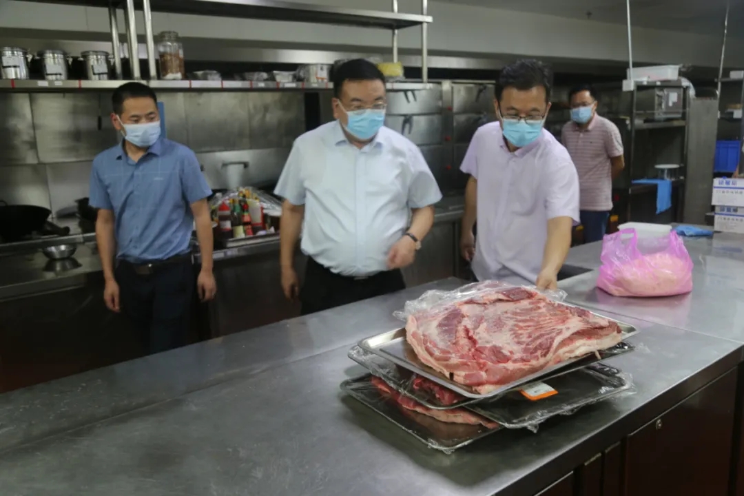 疫情防控不松懈督导检查筑防线沈国顺局长带队开展疫情防控督导检查