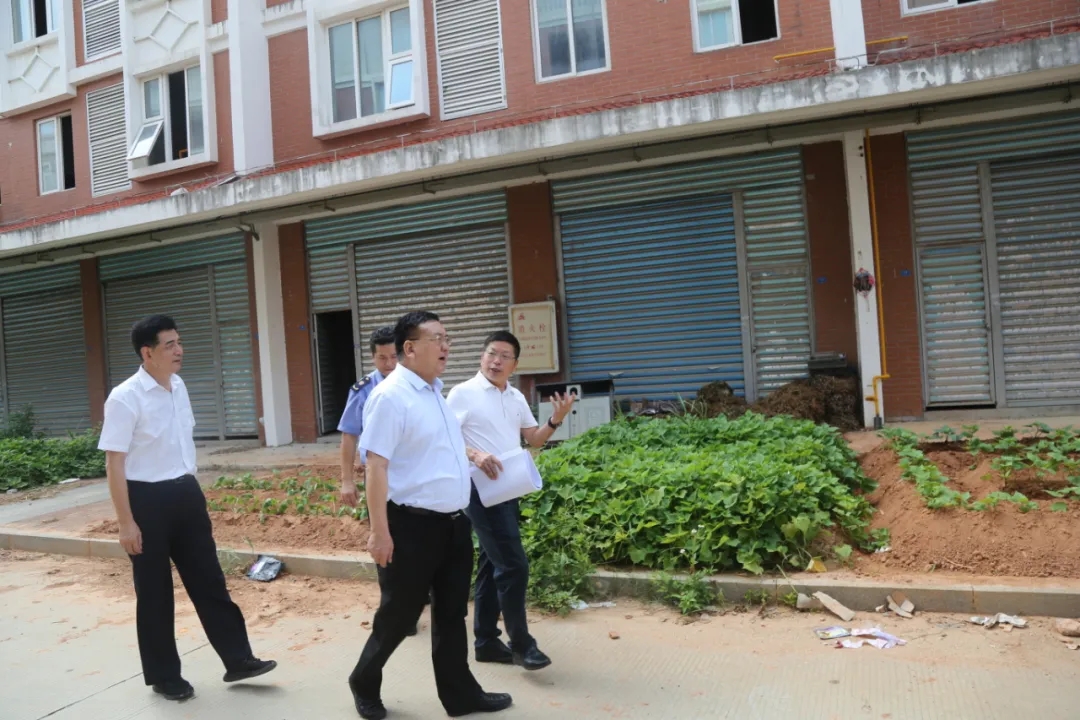 疫情防控不松懈督导检查筑防线沈国顺局长带队开展疫情防控督导检查